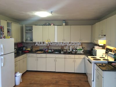 Allston Superb 3 Beds 2 Baths on Comm Ave- Boston Boston - $4,200