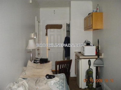 Brookline 0 Bed 1 Bath BROOKLINE- LONGWOOD AREA $2,045  Boston University - $2,045 No Fee