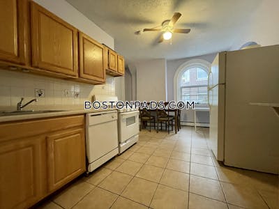 Brookline 4 Beds 2 Baths  Boston University - $6,400 No Fee