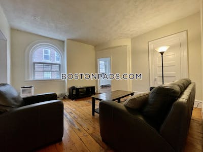 Brookline Spacious & Distinctive 4BD 2BA  Boston University Unit  Boston University - $6,400 No Fee