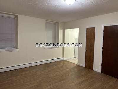 Brighton Excellent Studio 1 bath available NOW on Commonwealth Ave in Brighton! Boston - $1,950