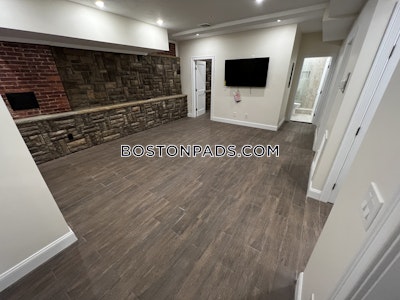 Brookline Modern 3 bed 2 bath available NOW on Beacon St in Brookline!   Washington Square - $4,000 No Fee