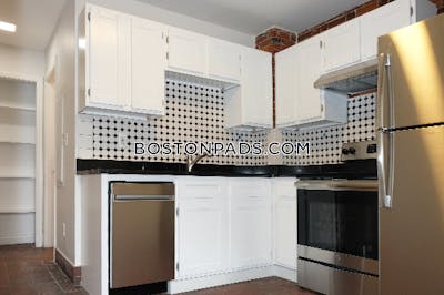 Somerville 2 Bed 1 Bath SOMERVILLE  Winter Hill - $3,100 50% Fee