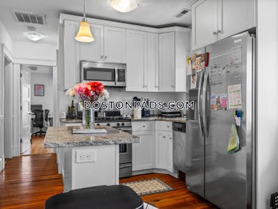 Medford 4 Beds 2 Baths  Tufts - $5,600 No Fee