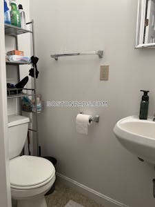 Brookline Quaint studio 1 Bath on Beacon St  Boston University - $2,095