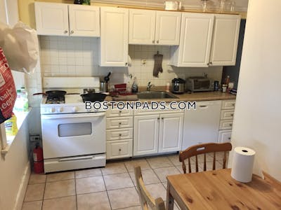 Brookline 3 Bed, 1 Bath Unit  Boston University - $4,900 No Fee