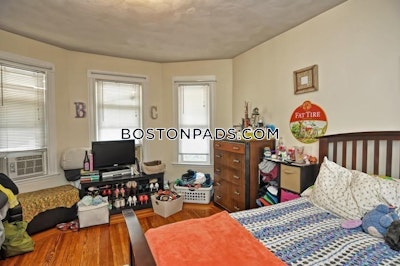 Medford 3 Bed 1 Bath MEDFORD  Tufts - $3,100