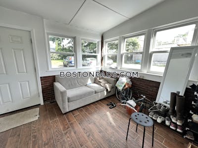 Brighton Great 4.5 bed 2 bath available 9/1 on Washington St in Brighton! Boston - $4,000 50% Fee