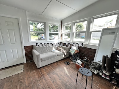 Brighton Great 4.5 bed 2 bath available 9/1 on Washington St in Brighton! Boston - $4,000 50% Fee