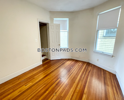 Dorchester SPACIOUS 3 bed 1 bath available NOW on Edison Green in Dorchester! Boston - $3,250 No Fee