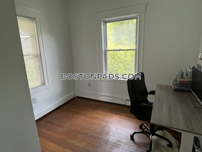 Newton 6 Bed 2.5 Bath NEWTON  Chestnut Hill - $7,400 No Fee
