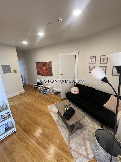 Brighton 3 Beds Cleveland Circle Boston - $4,200