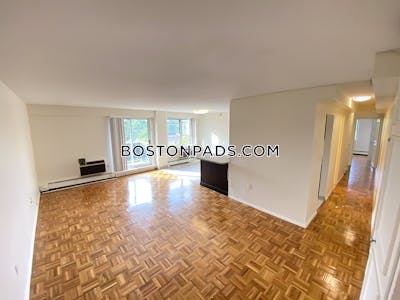 Brookline 3 Bed 1.5 Bath BROOKLINE- BOSTON UNIVERSITY $4,950 Boston University - $4,950 No Fee