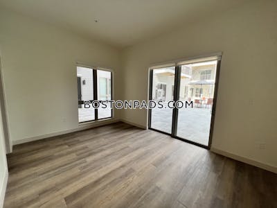 Newton Newly renovated Studio 1 bath available NOW on Los Angeles St in Newton!   Newtonville - $2,510