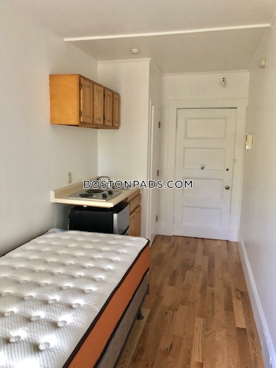 Brookline 0 Bed 1 Bath BROOKLINE- LONGWOOD AREA $1,795  Boston University - $1,795 No Fee