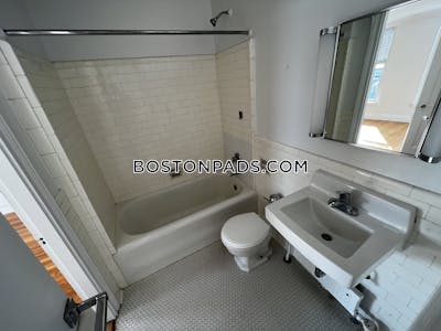 Brookline 1 Bed 1 Bath BROOKLINE- COOLIDGE CORNER $3,453  Coolidge Corner - $3,296