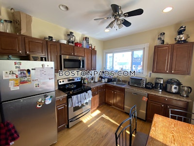 Somerville 4 Beds 2 Baths  West Somerville/ Teele Square - $4,400