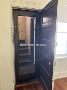 Allston/brighton Border Apartment for rent 1 Bedroom 1 Bath Boston - $2,465 No Fee