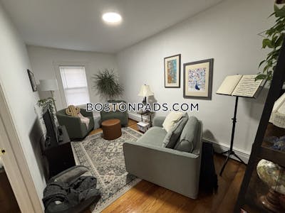 Medford Apartment for rent 2 Bedrooms 1 Bath  Tufts - $2,750