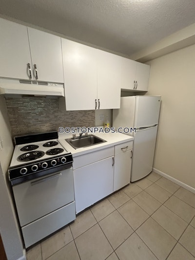 Cambridge Studio 1 Bath  Mt. Auburn/brattle/ Fresh Pond - $2,200 No Fee