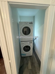 Cambridge 3 bedroom 1 baths in CAMBRIDGE Central Square/cambridgeport - $4,400 50% Fee