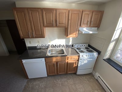 Arlington Cozy studio in Arlington  Located on Brattle Drive - $2,000 No Fee